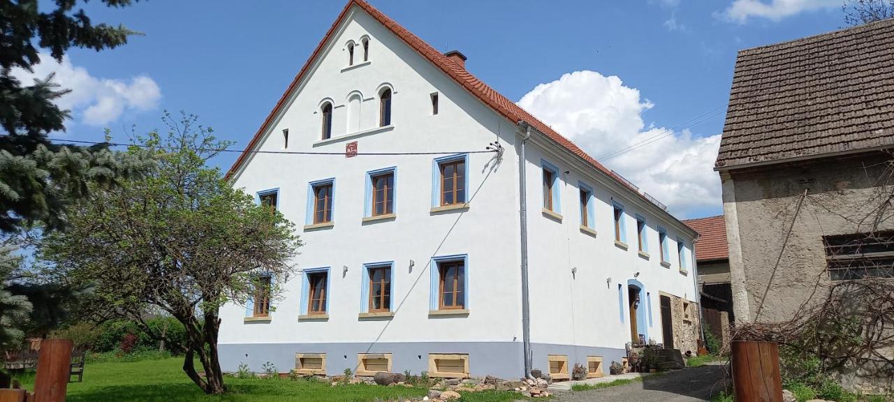 Hotel Biala Kalina Kaczawy Świerzawa Esterno foto