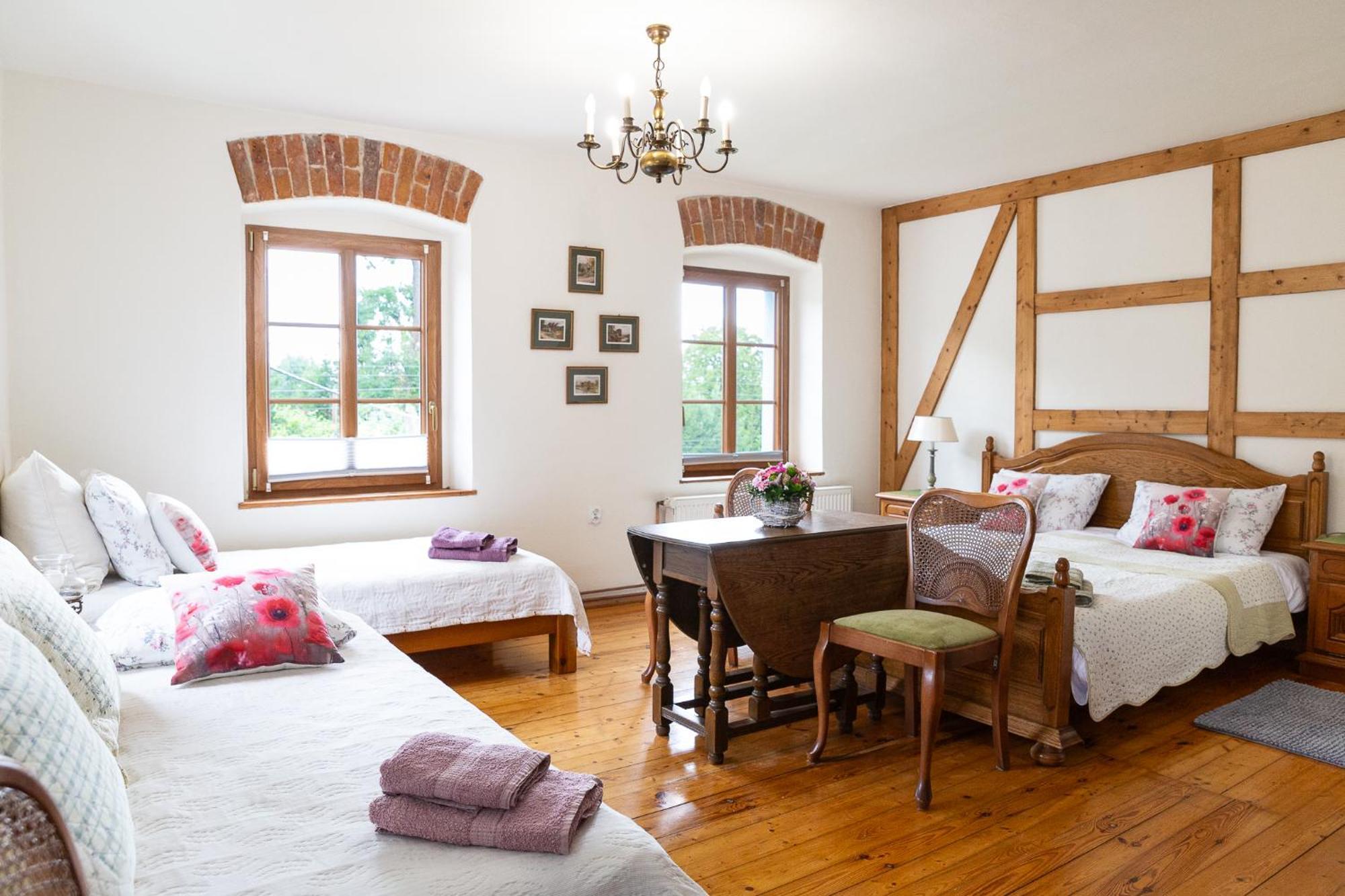 Hotel Biala Kalina Kaczawy Świerzawa Esterno foto