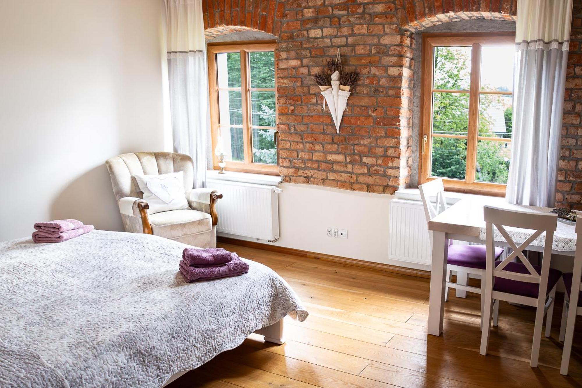 Hotel Biala Kalina Kaczawy Świerzawa Esterno foto